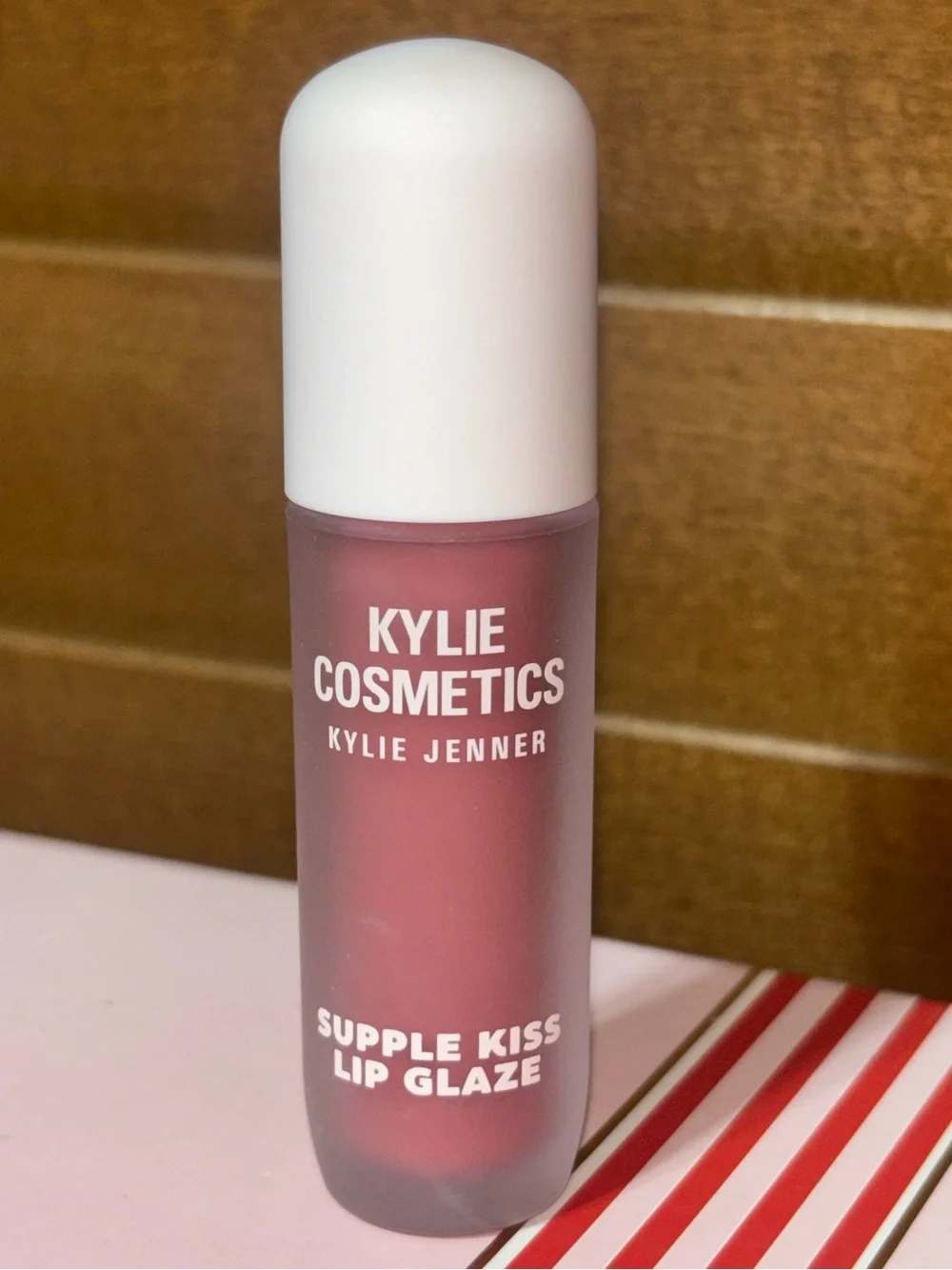 Kylie Cosmetics Supple Kiss Lip Glaze